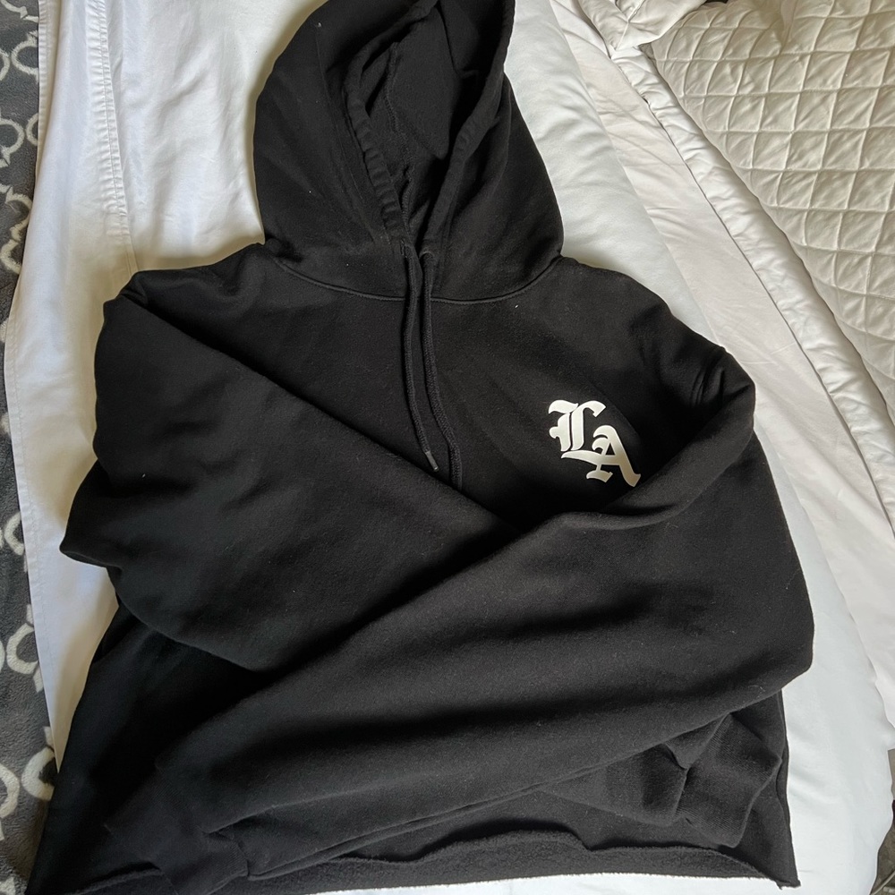 Black cropped LA hoodie
